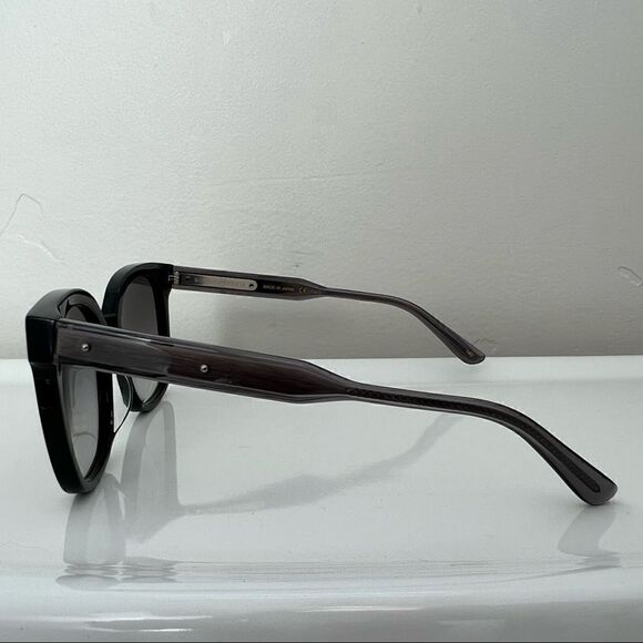 NWOT Bottega Venetta Sunglasses unisex. Grey/smoke. 100% authentic designer. - Picture 11 of 16